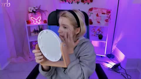 Snapshot of aurorawrenfield chatting on 3, 11, 2025 aurorawrenfield online show from 3, 11, 2025