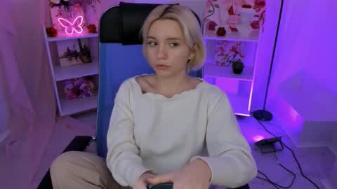 Snapshot of aurorawrenfield chatting on 10, 11, 2025 aurorawrenfield online show from 10, 11, 2025