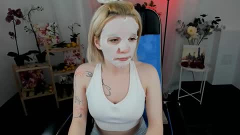 Snapshot of aurorawrenfield chatting on 7, 1, 2026 aurorawrenfield online show from 7, 1, 2026