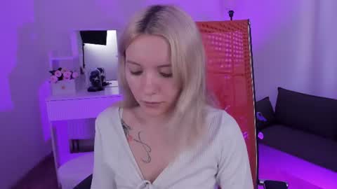 aurorawrenfield online show from 9, 7, 2026