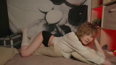 Snapshot of aurorryy1 chatting on 1, 3, 2026 Aurora online show from 1, 3, 2026