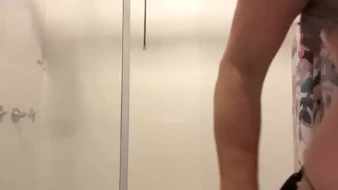 Snapshot of aussielovingxxx chatting on 20, 9, 2025 Milf4u online show from 20, 9, 2025