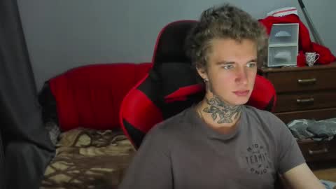 Snapshot of austen_milker chatting on 25, 10, 2025 Austen online show from 25, 10, 2025