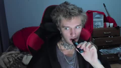 Snapshot of austen_milker chatting on 31, 10, 2025 Austen online show from 31, 10, 2025