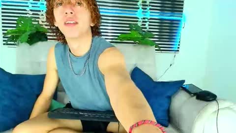 Snapshot of austin_collinsxx chatting on 19, 12, 2025 austin_collinsxx online show from 19, 12, 2025