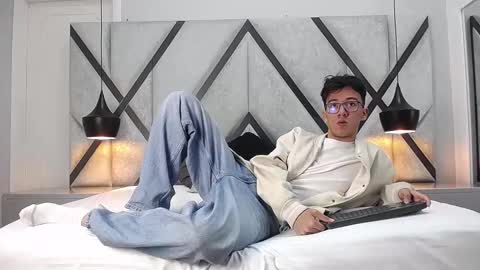 Snapshot of austinreeds chatting on 29, 9, 2025 austinreeds online show from 29, 9, 2025