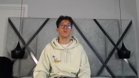 Snapshot of austinreeds chatting on 12, 10, 2025 austinreeds online show from 12, 10, 2025