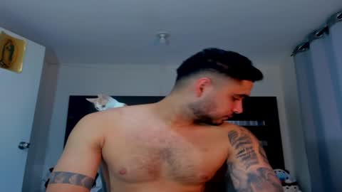Snapshot of austintorres_ chatting on 5, 1, 2025 AustinTorres online show from 5, 1, 2025