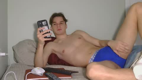 Snapshot of auston_r1ch chatting on 28, 1, 2025 Auston 3 online show from 28, 1, 2025