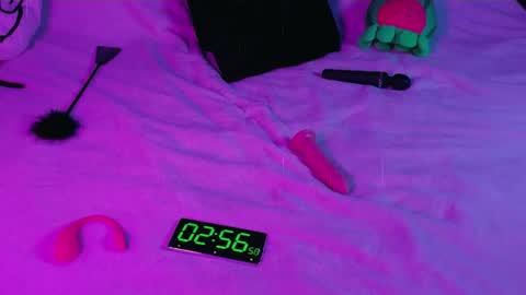 Autum Showers online show from 6, 5, 2026