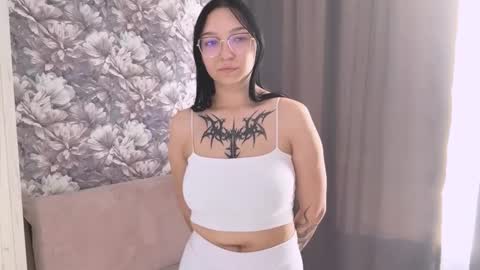 Snapshot of autumnmeddock chatting on 10, 10, 2025 Lana online show from 10, 10, 2025