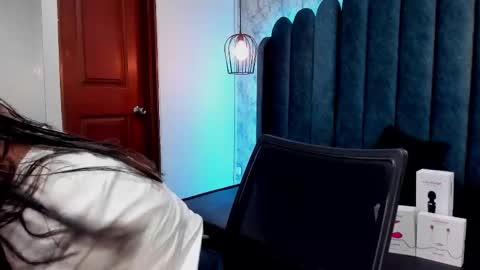              online show from 19, 2, 2025