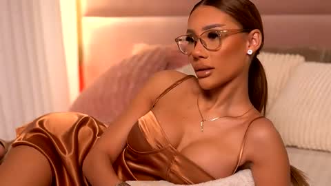 Ava online show from 12, 1, 2026