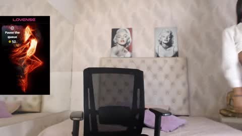 Snapshot of avaloch_ chatting on 3, 2, 2025 ava loch online show from 3, 2, 2025