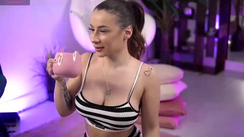 Snapshot of avareed chatting on 4, 3, 2026 AvaReed online show from 4, 3, 2026