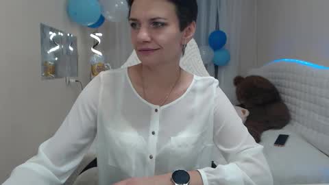 Snapshot of avasaturnian chatting on 28, 9, 2025 avasaturnian online show from 28, 9, 2025