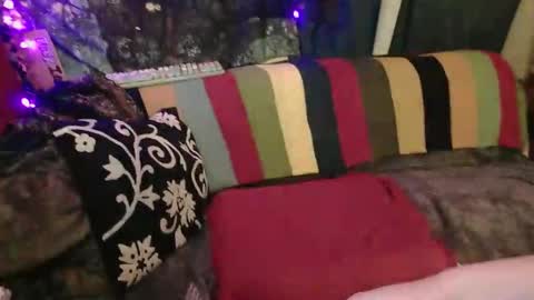 Snapshot of average_girl222 chatting on 30, 3, 2026 raven blue online show from 30, 3, 2026