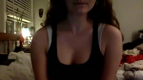 Snapshot of averagegirl504 chatting on 14, 12, 2025 averagegirl504 online show from 14, 12, 2025