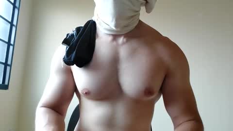 Snapshot of averagesizeboy chatting on 8, 1, 2025 averagesizeboy online show from 8, 1, 2025
