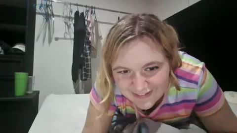 Snapshot of avery_doll21 chatting on 11, 6, 2026 Avery Doll online show from 11, 6, 2026