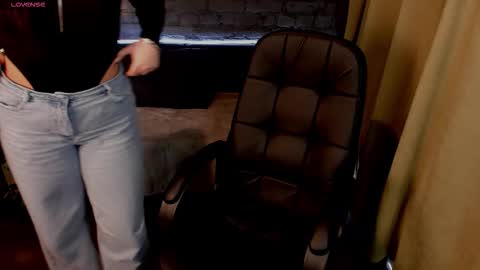 Avery online show from 16, 12, 2025