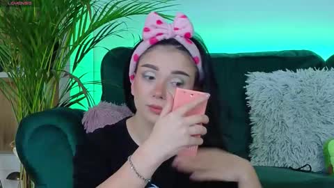 Snapshot of averywillow chatting on 10, 10, 2025 AveryWillow online show from 10, 10, 2025
