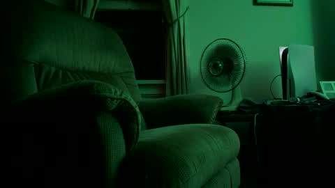 Snapshot of aveyboi chatting on 18, 5, 2026 Avey Boi online show from 18, 5, 2026