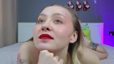 Snapshot of avgustina_love chatting on 6, 1, 2025 avgustina_love online show from 6, 1, 2025