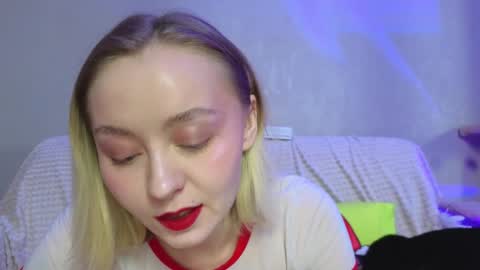 Snapshot of avgustina_love chatting on 25, 1, 2025 avgustina_love online show from 25, 1, 2025