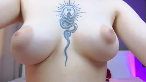 Snapshot of avgustina_love chatting on 12, 3, 2025 avgustina_love online show from 12, 3, 2025