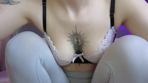 Snapshot of avgustina_love chatting on 11, 3, 2026 avgustina_love online show from 11, 3, 2026