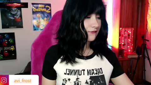 Snapshot of avi_frost chatting on 10, 1, 2025 Saraaaa independent model 3 online show from 10, 1, 2025
