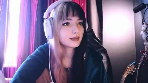 Snapshot of avi_nile chatting on 16, 9, 2025 Avriel online show from 16, 9, 2025