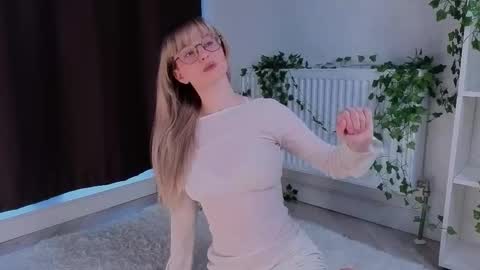 aviaveavi online show from 24, 3, 2026