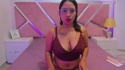 Hot Avie online show from 28, 3, 2026