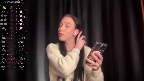 avril_pearly_ online show from 1, 12, 2024