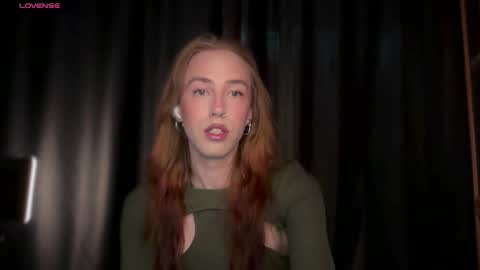 avril_pearly_ online show from 13, 5, 2026