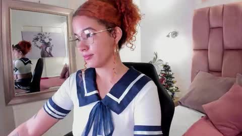 Avril  online show from 30, 11, 2025