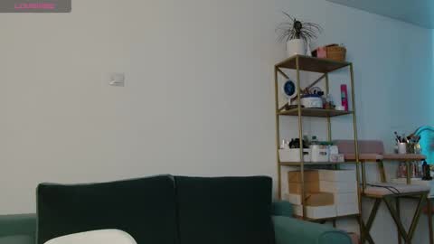 Avrora online show from 19, 10, 2025