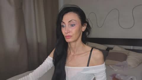 Snapshot of avrora_mars chatting on 5, 7, 2026 Avrora online show from 5, 7, 2026