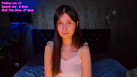 Snapshot of avrora_shy_ chatting on 11, 11, 2025 Avrora online show from 11, 11, 2025