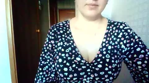 Snapshot of awesomeladyy chatting on 4, 4, 2026 awesomeladyy online show from 4, 4, 2026