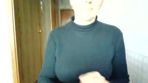 Snapshot of awesomeladyy chatting on 18, 4, 2026 awesomeladyy online show from 18, 4, 2026