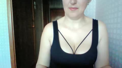 Snapshot of awesomeladyy chatting on 5, 5, 2026 awesomeladyy online show from 5, 5, 2026