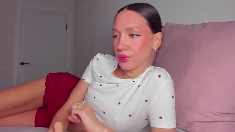 Snapshot of awgustina_sweetheart22 chatting on 29, 11, 2025 Awgustina online show from 29, 11, 2025