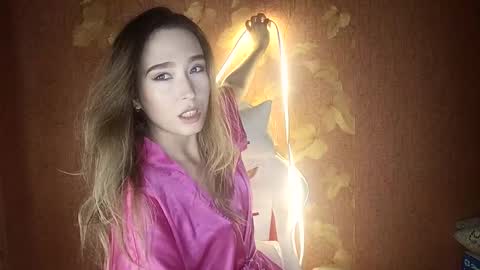 Awora Wolf online show from 13, 9, 2025