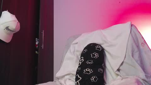 Independiente Model online show from 23, 10, 2025