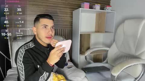 Snapshot of axel_grey_ chatting on 19, 10, 2025 axel_grey_ online show from 19, 10, 2025