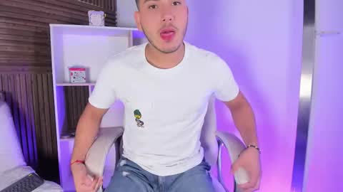 Snapshot of axel_grey_ chatting on 21, 10, 2025 axel_grey_ online show from 21, 10, 2025
