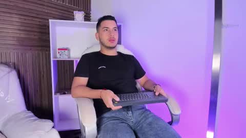 Snapshot of axel_grey_ chatting on 22, 10, 2025 axel_grey_ online show from 22, 10, 2025